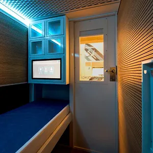 Capsule hotel Resting Pods - Zzzleepandgo Wien Airport