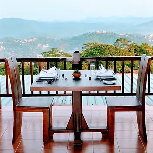 https://kandy-unique-hotel.kandyhotelsnow.com