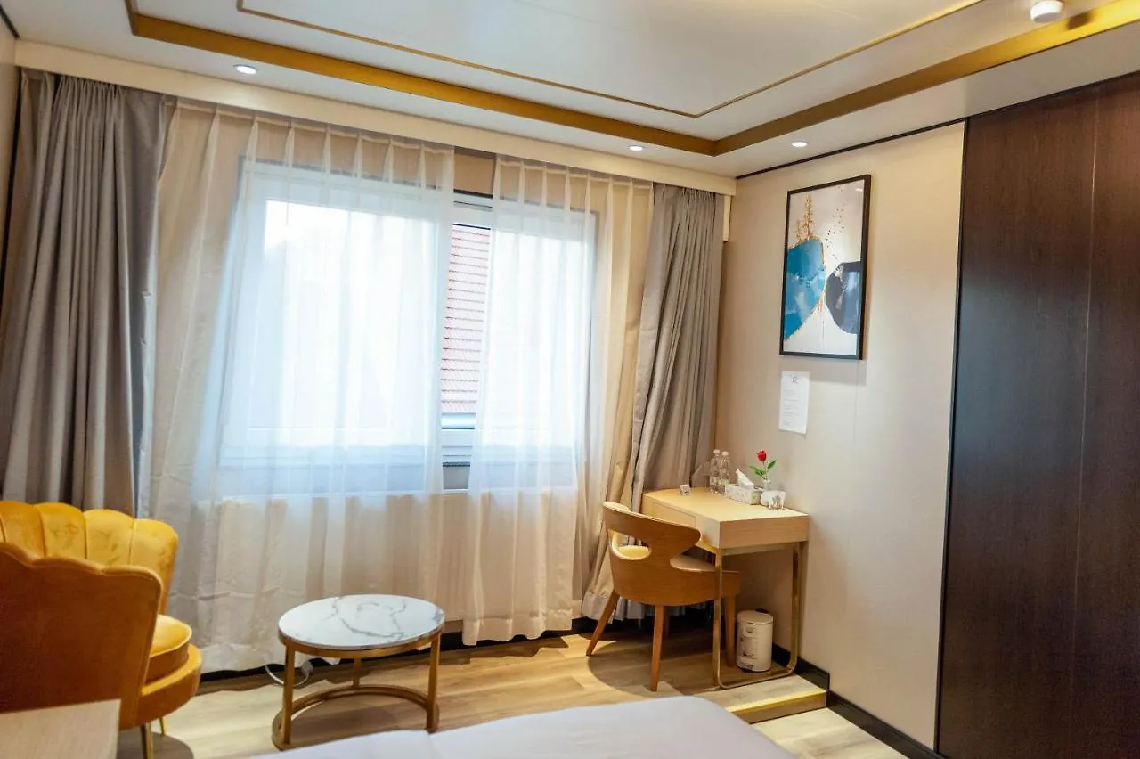 Mr.Liao Hotel Химберг